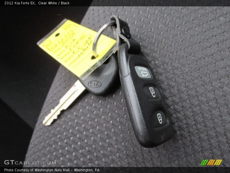 Clear White / Black 2012 Kia Forte EX