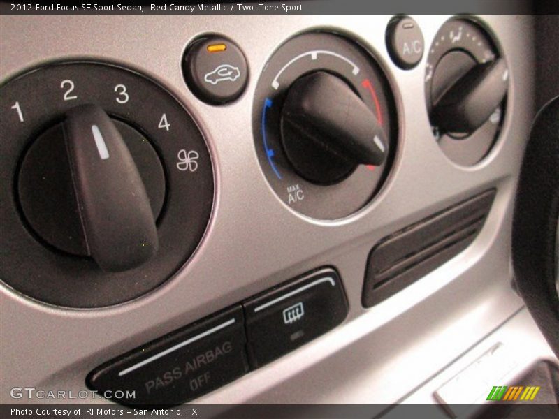 Red Candy Metallic / Two-Tone Sport 2012 Ford Focus SE Sport Sedan