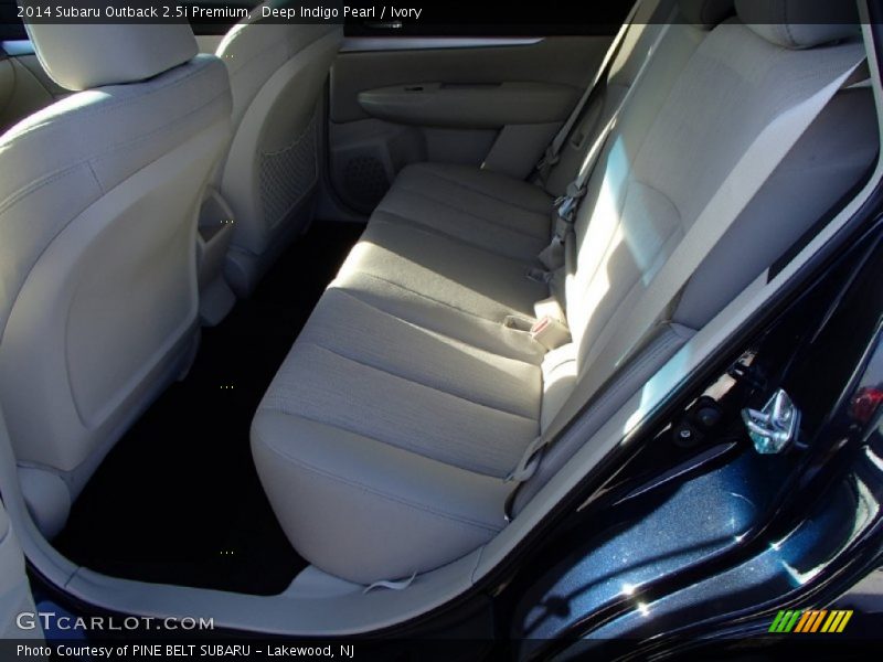 Deep Indigo Pearl / Ivory 2014 Subaru Outback 2.5i Premium