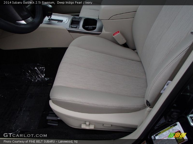Deep Indigo Pearl / Ivory 2014 Subaru Outback 2.5i Premium