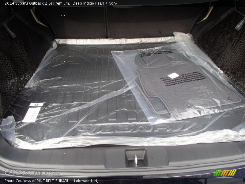 Deep Indigo Pearl / Ivory 2014 Subaru Outback 2.5i Premium
