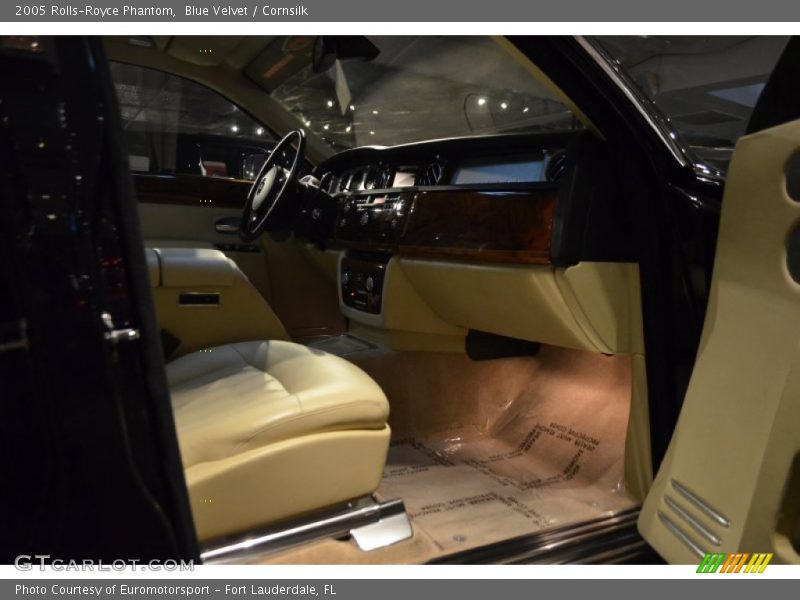 Blue Velvet / Cornsilk 2005 Rolls-Royce Phantom