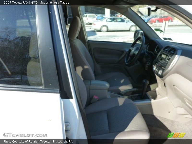 Super White / Taupe 2005 Toyota RAV4 4WD