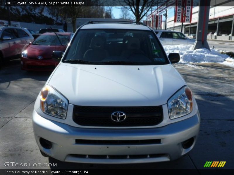 Super White / Taupe 2005 Toyota RAV4 4WD
