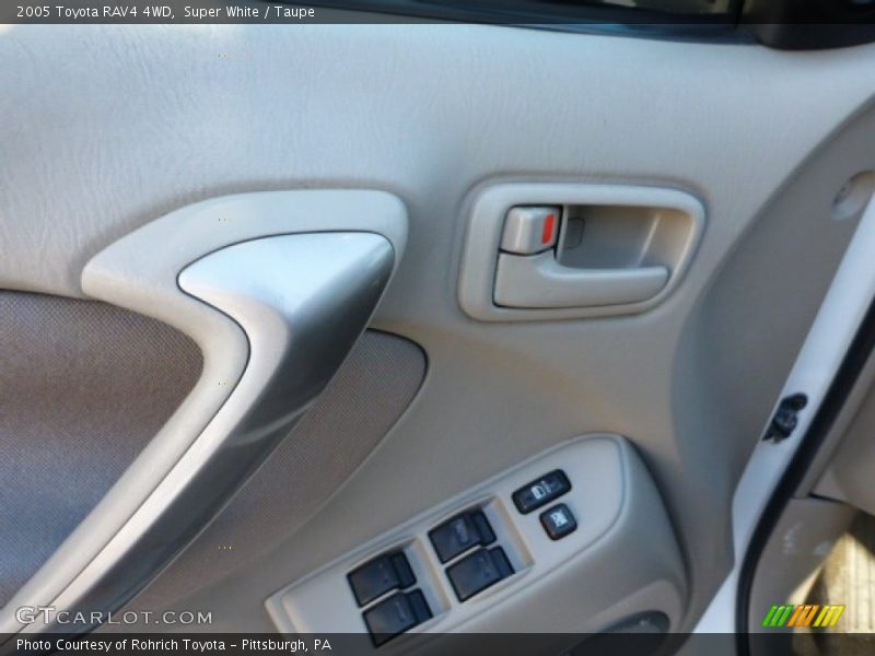 Super White / Taupe 2005 Toyota RAV4 4WD