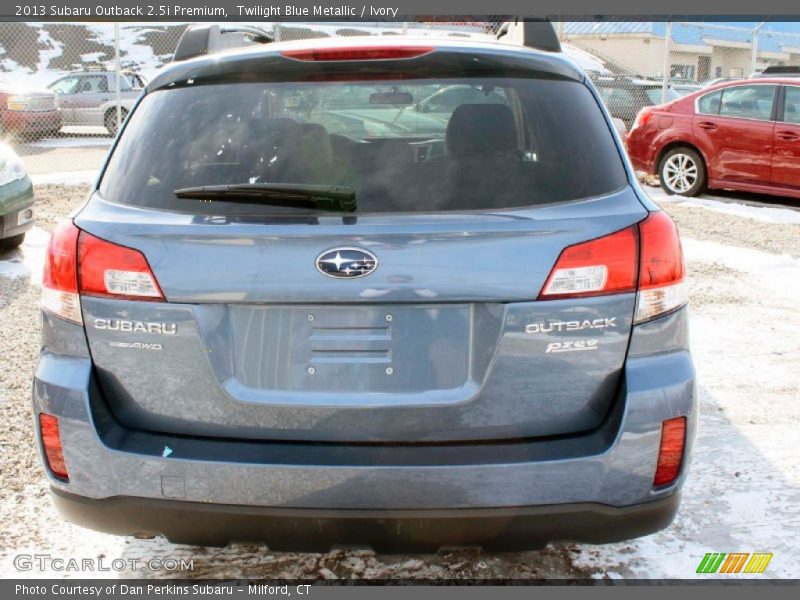 Twilight Blue Metallic / Ivory 2013 Subaru Outback 2.5i Premium
