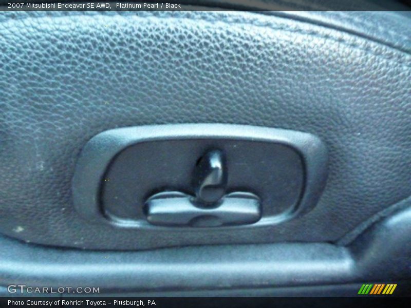 Platinum Pearl / Black 2007 Mitsubishi Endeavor SE AWD