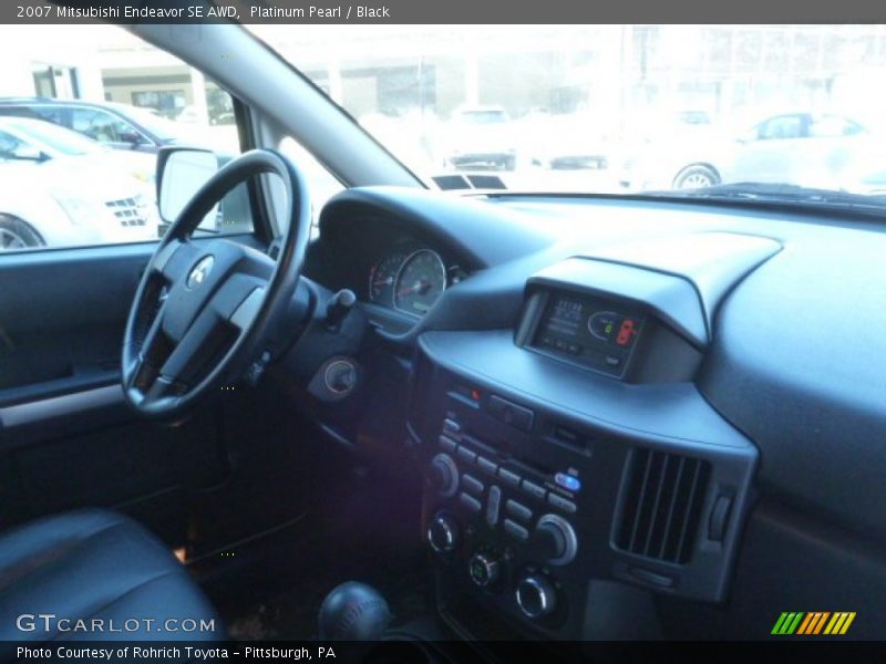 Platinum Pearl / Black 2007 Mitsubishi Endeavor SE AWD
