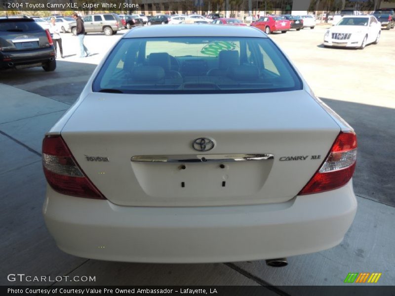 Super White / Stone 2004 Toyota Camry XLE