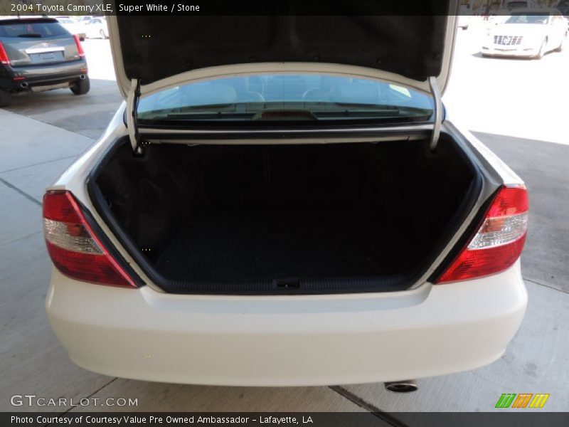 Super White / Stone 2004 Toyota Camry XLE