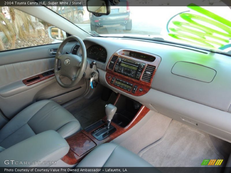 Super White / Stone 2004 Toyota Camry XLE