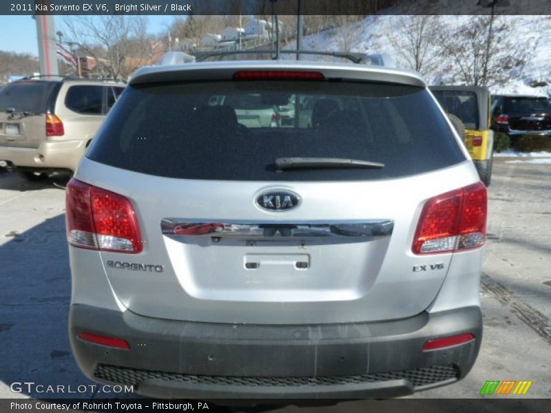 Bright Silver / Black 2011 Kia Sorento EX V6