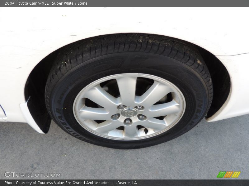 Super White / Stone 2004 Toyota Camry XLE