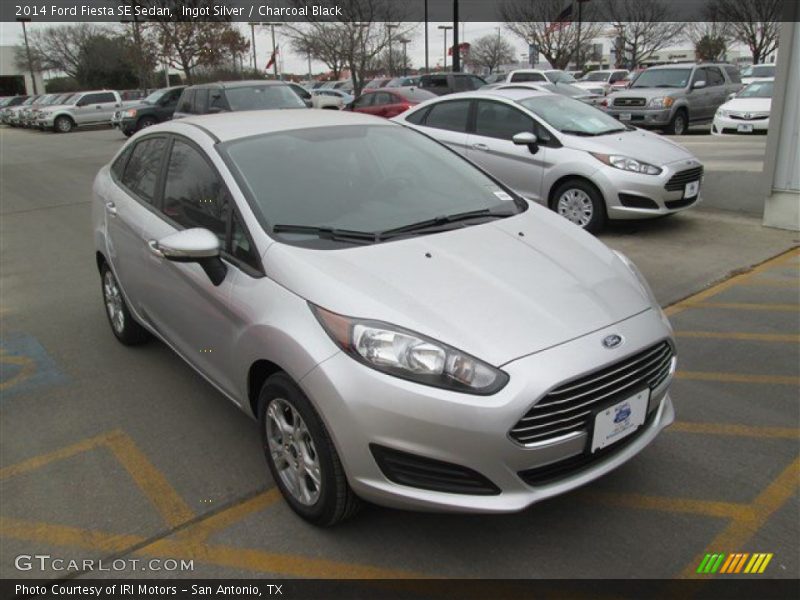 Ingot Silver / Charcoal Black 2014 Ford Fiesta SE Sedan