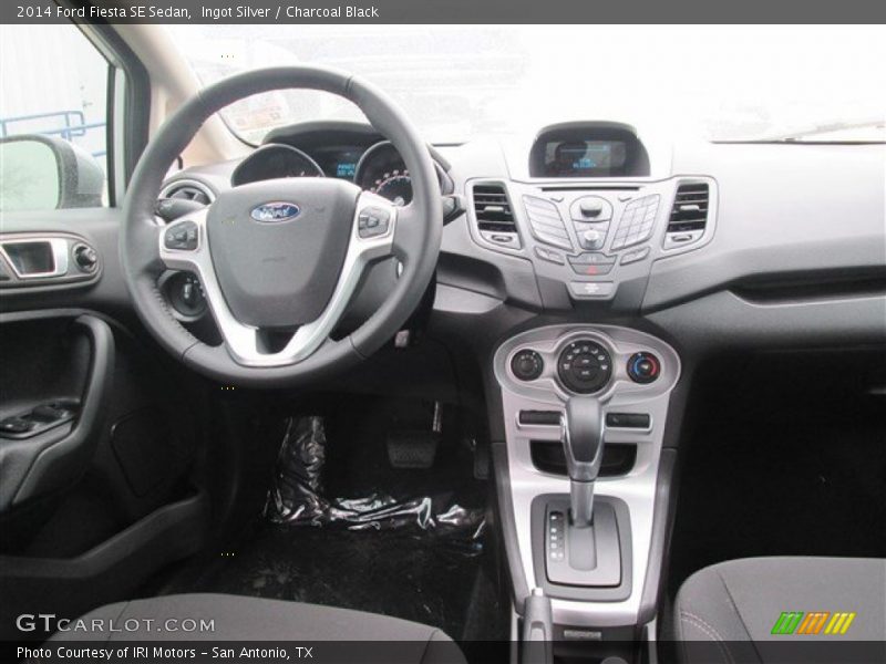 Ingot Silver / Charcoal Black 2014 Ford Fiesta SE Sedan