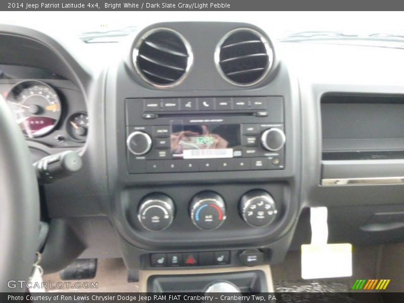 Bright White / Dark Slate Gray/Light Pebble 2014 Jeep Patriot Latitude 4x4