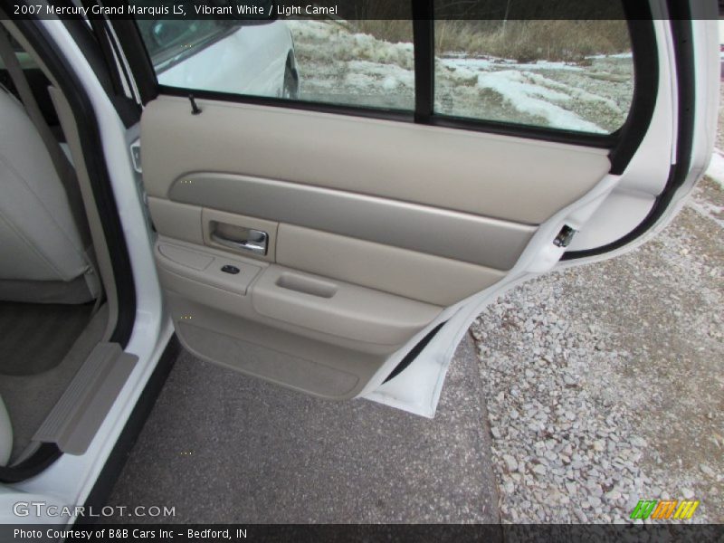 Vibrant White / Light Camel 2007 Mercury Grand Marquis LS