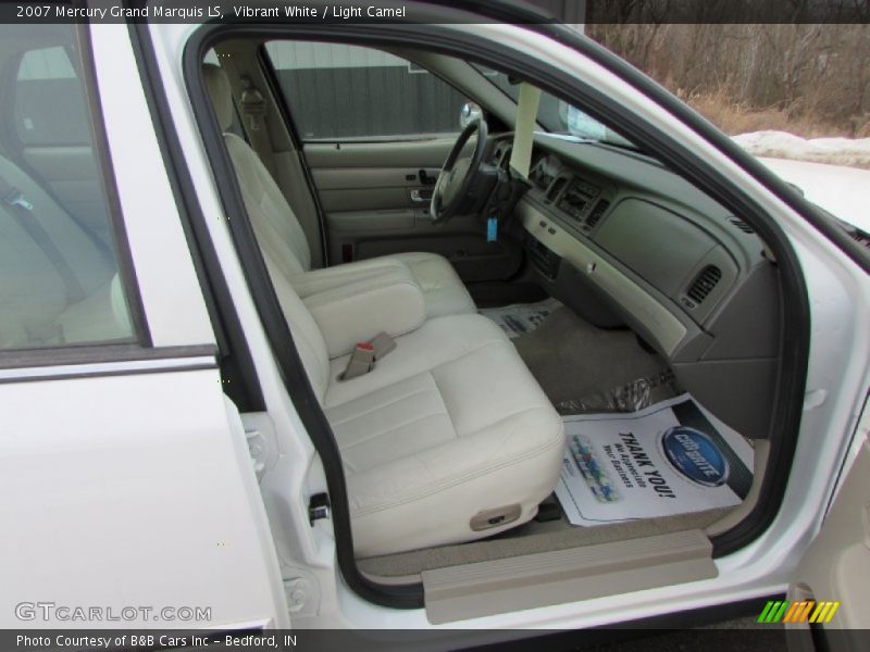 Vibrant White / Light Camel 2007 Mercury Grand Marquis LS