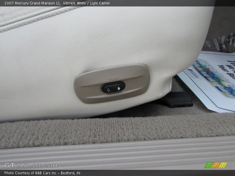 Vibrant White / Light Camel 2007 Mercury Grand Marquis LS