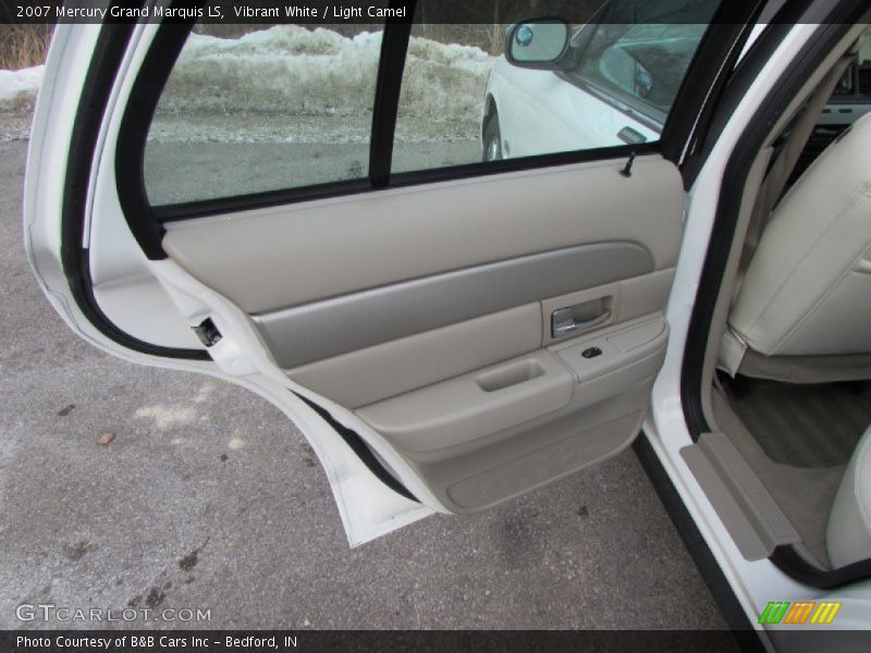 Vibrant White / Light Camel 2007 Mercury Grand Marquis LS