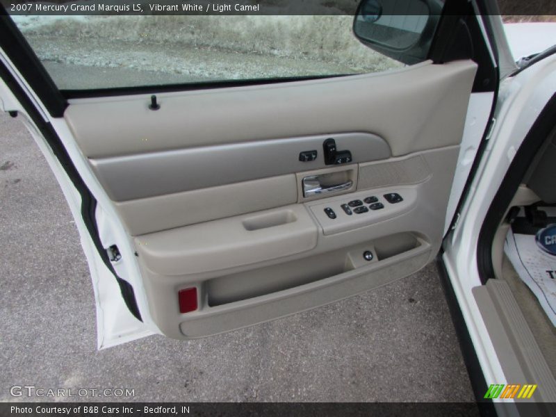 Vibrant White / Light Camel 2007 Mercury Grand Marquis LS