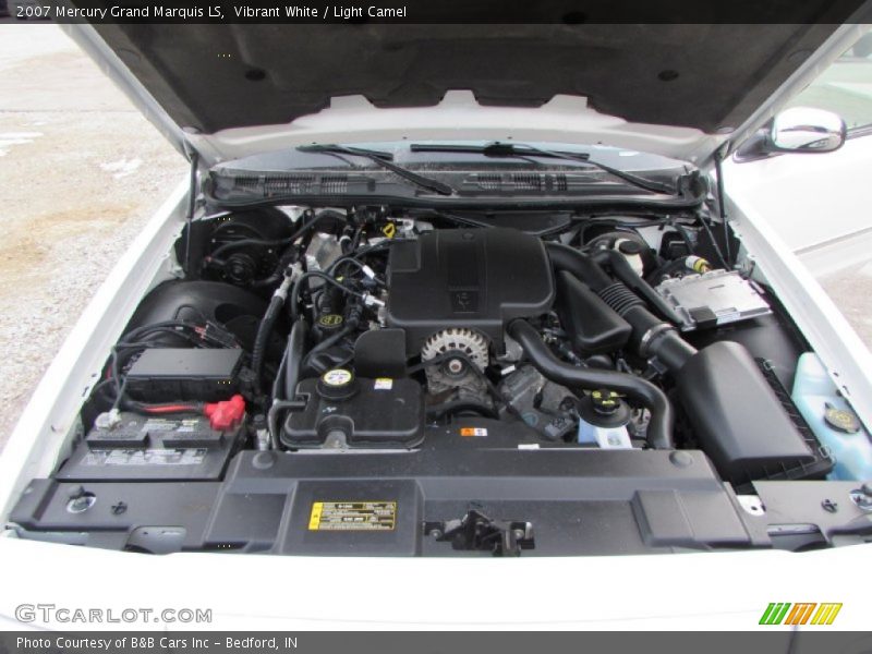 Vibrant White / Light Camel 2007 Mercury Grand Marquis LS