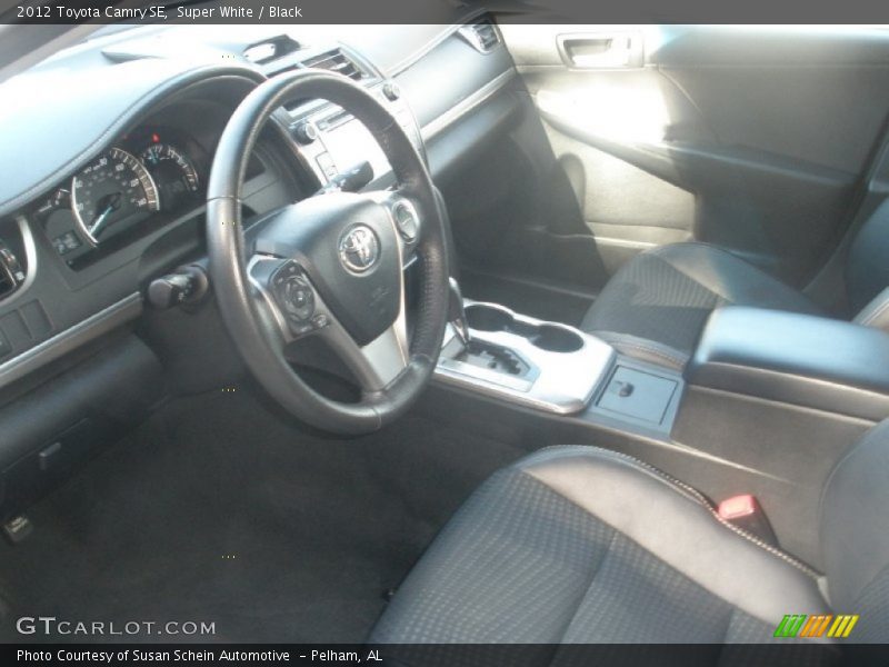 Super White / Black 2012 Toyota Camry SE