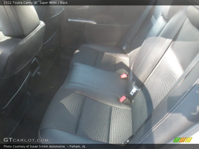 Super White / Black 2012 Toyota Camry SE