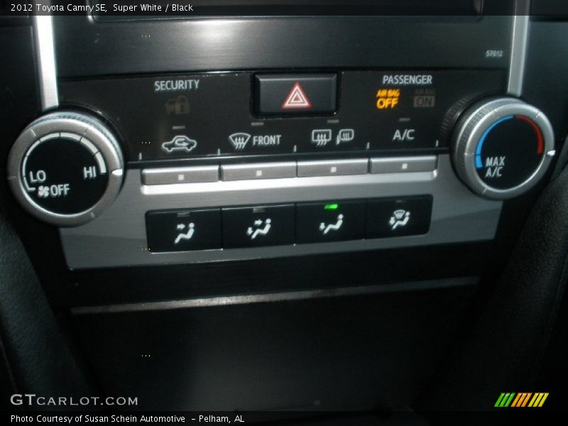 Super White / Black 2012 Toyota Camry SE