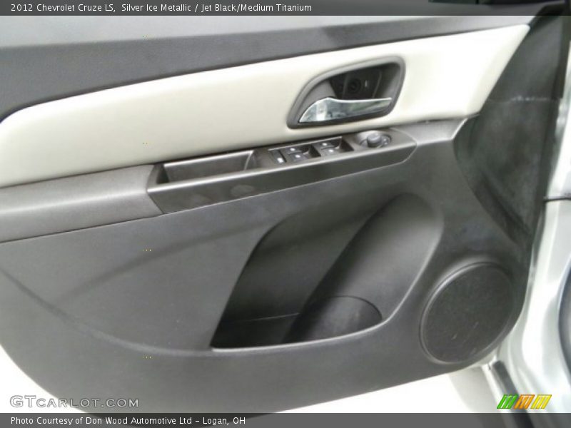 Silver Ice Metallic / Jet Black/Medium Titanium 2012 Chevrolet Cruze LS