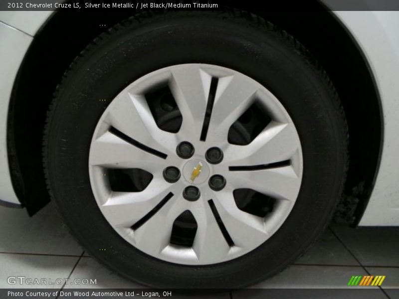 Silver Ice Metallic / Jet Black/Medium Titanium 2012 Chevrolet Cruze LS