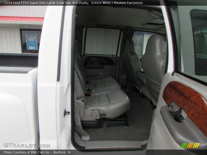 Oxford White / Medium Parchment 2004 Ford F350 Super Duty Lariat Crew Cab 4x4 Dually