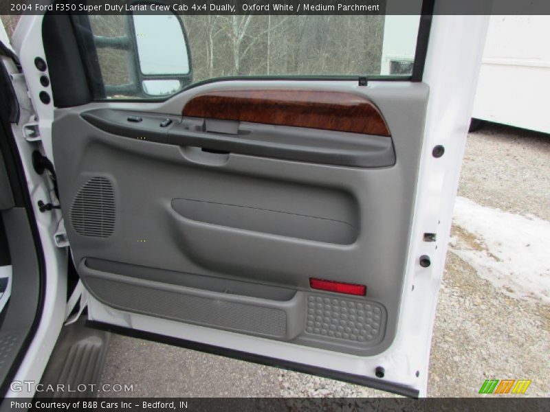 Oxford White / Medium Parchment 2004 Ford F350 Super Duty Lariat Crew Cab 4x4 Dually