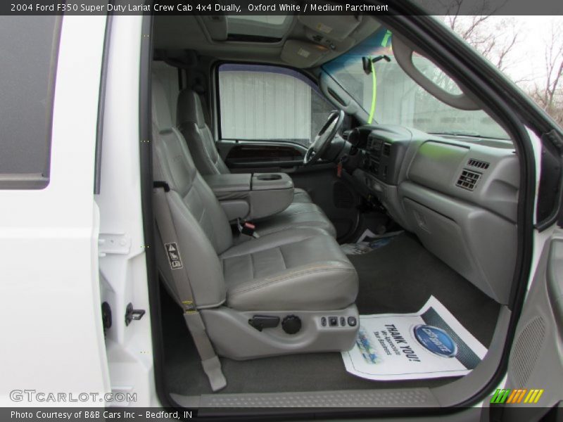 Oxford White / Medium Parchment 2004 Ford F350 Super Duty Lariat Crew Cab 4x4 Dually