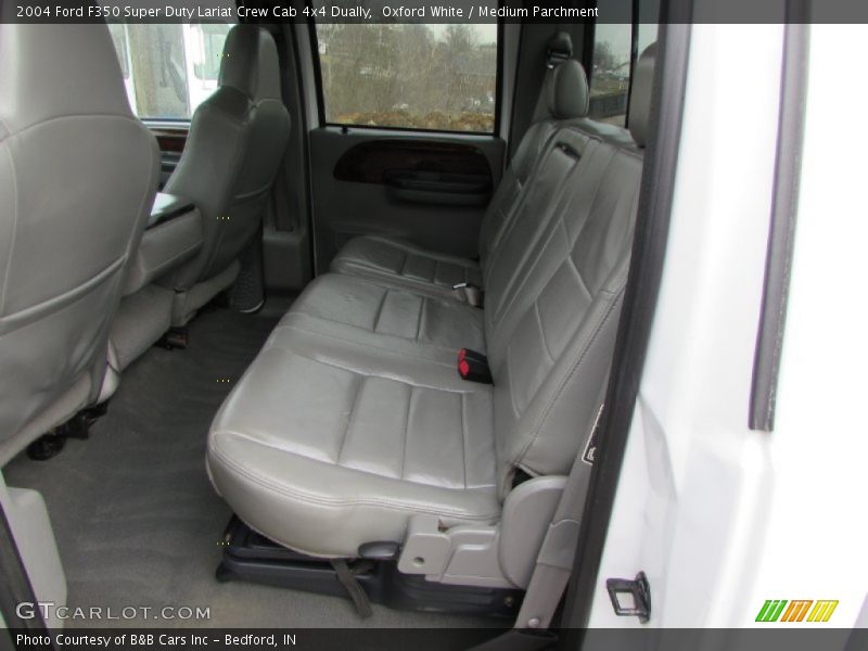 Oxford White / Medium Parchment 2004 Ford F350 Super Duty Lariat Crew Cab 4x4 Dually