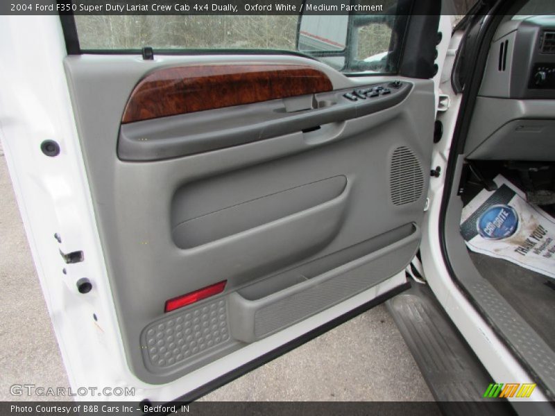 Oxford White / Medium Parchment 2004 Ford F350 Super Duty Lariat Crew Cab 4x4 Dually