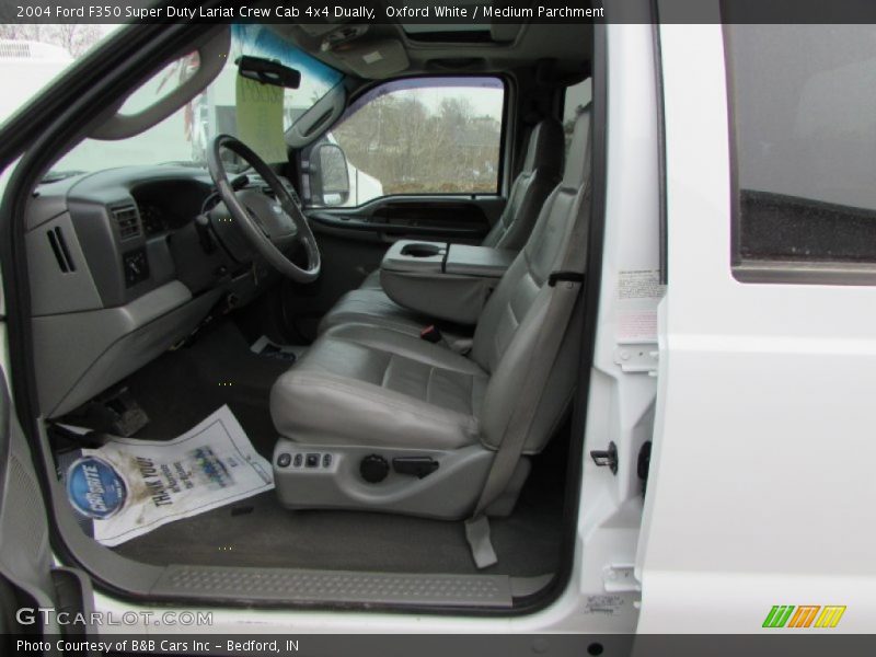 Oxford White / Medium Parchment 2004 Ford F350 Super Duty Lariat Crew Cab 4x4 Dually