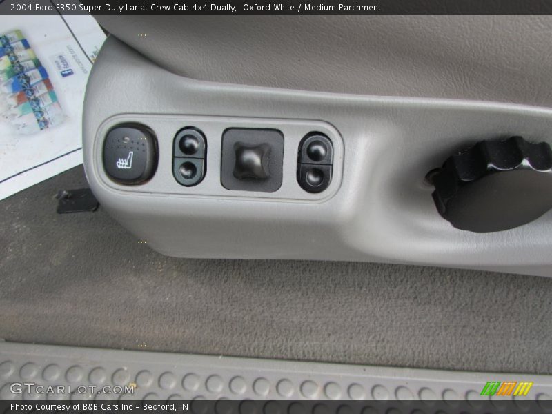 Oxford White / Medium Parchment 2004 Ford F350 Super Duty Lariat Crew Cab 4x4 Dually