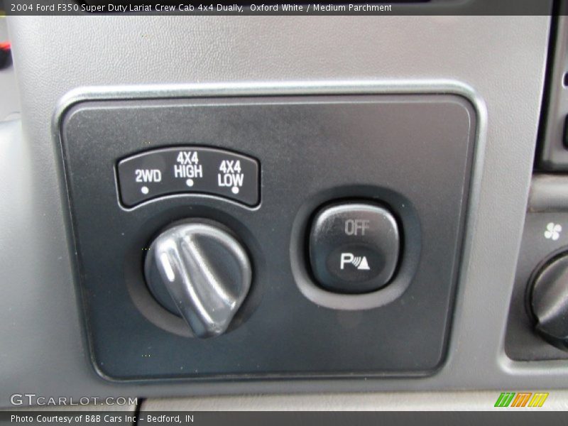 Oxford White / Medium Parchment 2004 Ford F350 Super Duty Lariat Crew Cab 4x4 Dually