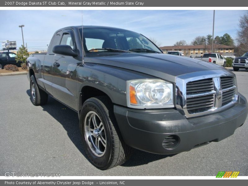 Mineral Gray Metallic / Medium Slate Gray 2007 Dodge Dakota ST Club Cab