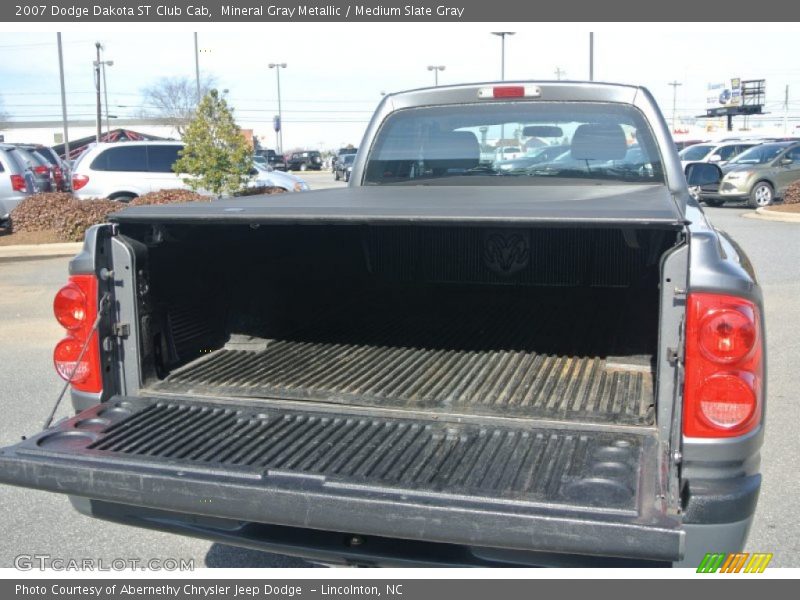 Mineral Gray Metallic / Medium Slate Gray 2007 Dodge Dakota ST Club Cab