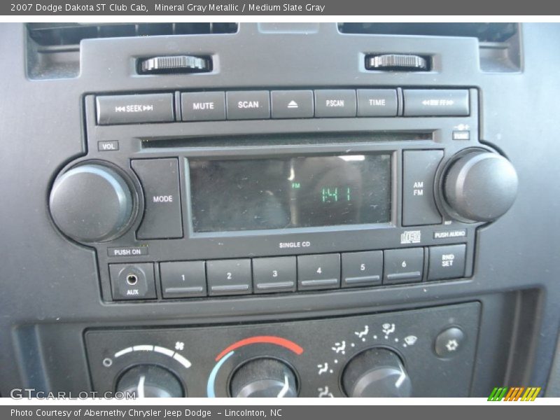 Mineral Gray Metallic / Medium Slate Gray 2007 Dodge Dakota ST Club Cab