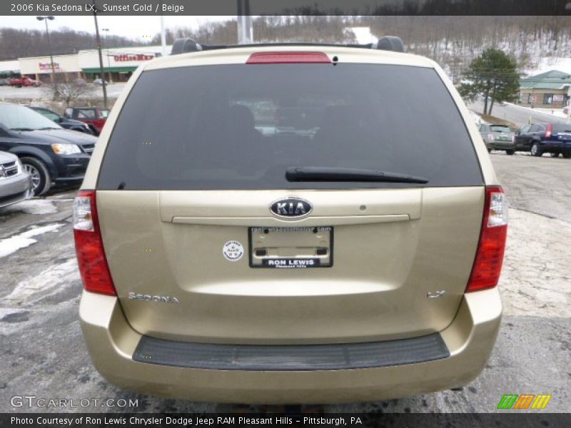 Sunset Gold / Beige 2006 Kia Sedona LX