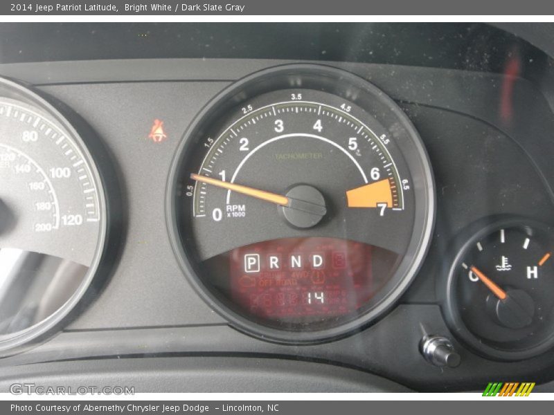 Bright White / Dark Slate Gray 2014 Jeep Patriot Latitude