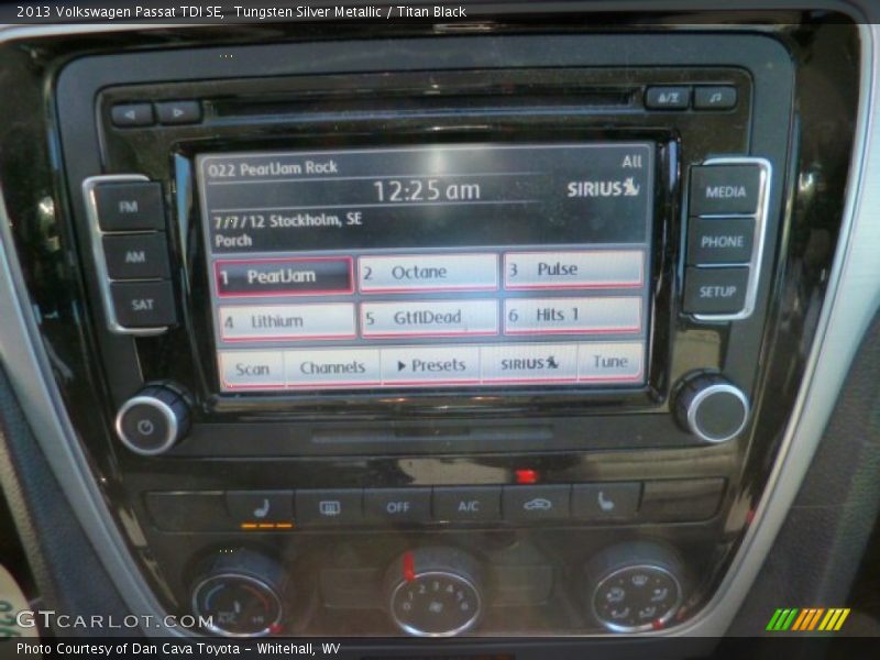 Tungsten Silver Metallic / Titan Black 2013 Volkswagen Passat TDI SE