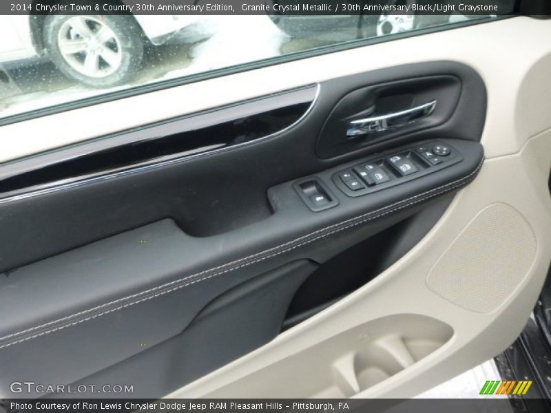 Granite Crystal Metallic / 30th Anniversary Black/Light Graystone 2014 Chrysler Town & Country 30th Anniversary Edition