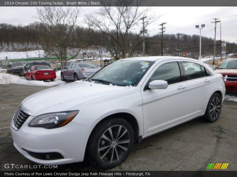 Front 3/4 View of 2014 200 Touring Sedan