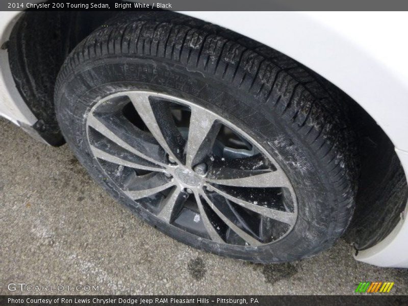 Bright White / Black 2014 Chrysler 200 Touring Sedan