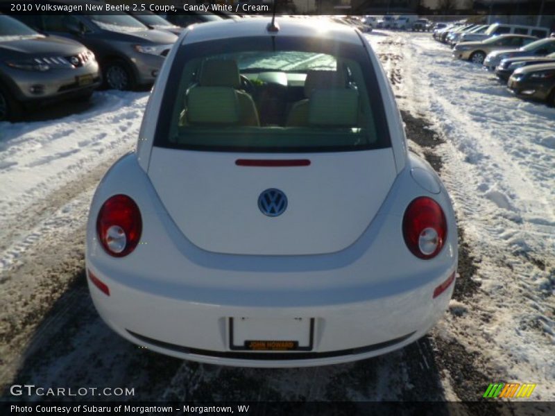 Candy White / Cream 2010 Volkswagen New Beetle 2.5 Coupe