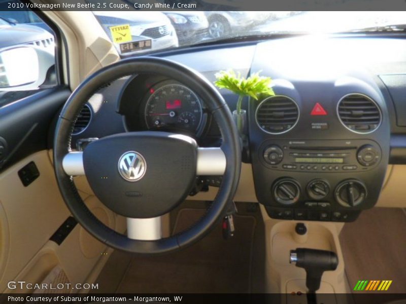 Candy White / Cream 2010 Volkswagen New Beetle 2.5 Coupe